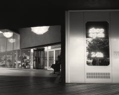 VITRA Shop Open24hs 03sw-bear2